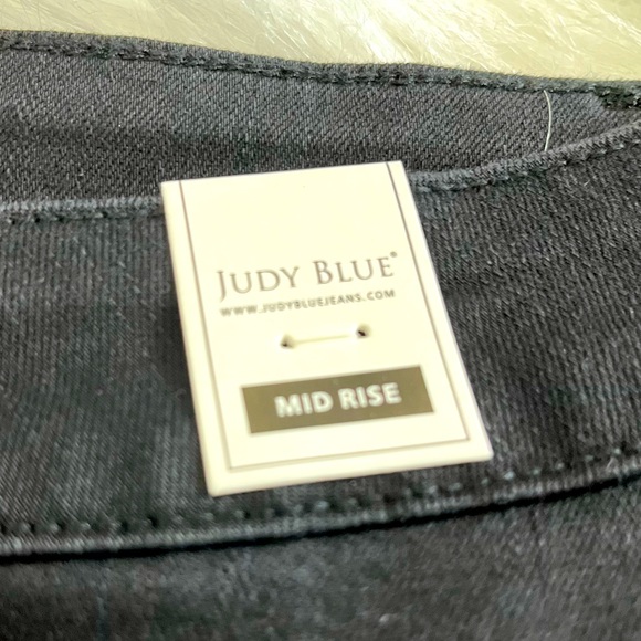 NWT Judy Blue Shorts - Picture 2 of 4